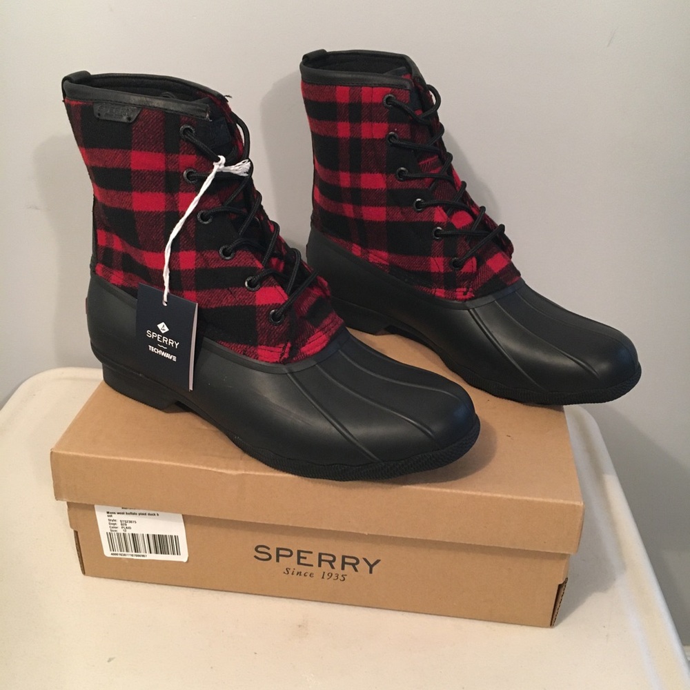 NEW Men’s Size 12 Waterproof Boots by SPERRY